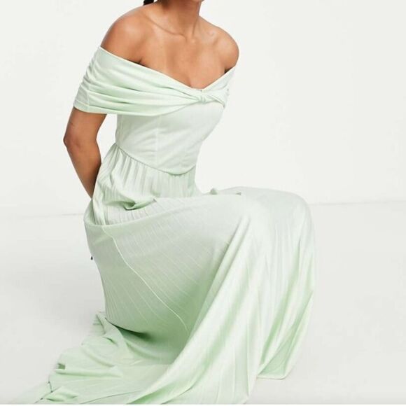 ASOS DESIGN twist front off-the-shoulder pleated maxi dress in sage Mint Green - Picture 2 of 16
